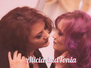 AliciaAndTonia