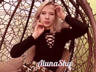AlunaShy
