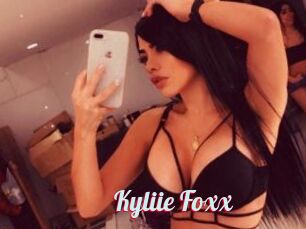 Kyliie_Foxx